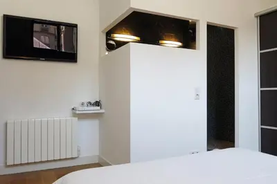 Télévision ou salle de divertissement dans l'établissement Loft Vinaigriers République