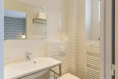 Salle de bains dans l'établissement Les Toits de Paris
