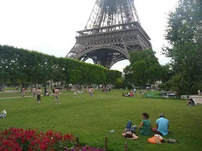 Clients de l'établissement Eiffel Tower Champs De Mars