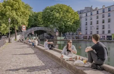 Clients de l'établissement Chez vous - Marguerite et Emile