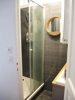 Salle de bains dans l'établissement 2 Pièces avec Balcon Plein Sud