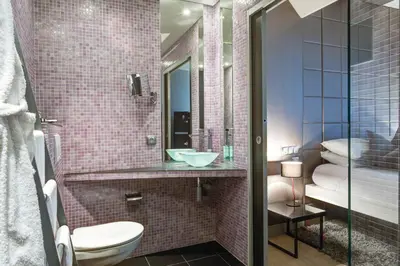 Salle de bains dans l'établissement ZE Hotel