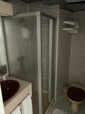 Salle de bains dans l'établissement Picardy Hôtel-Gare du Nord