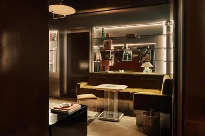 Coin salon dans l'établissement Hôtel Château d'Eau