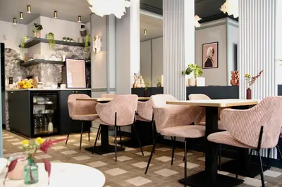 Coin salon dans l'établissement Amadeus Hotel