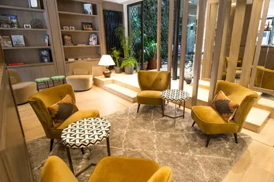 Coin salon dans l'établissement Waldorf Montparnasse