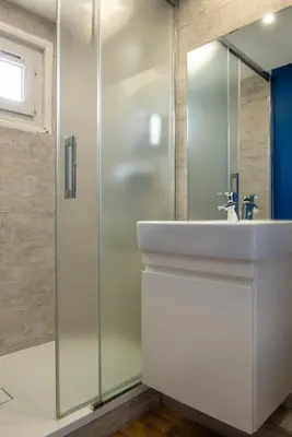 Salle de bains dans l'établissement Hôtel Baldi by Magna Arbor