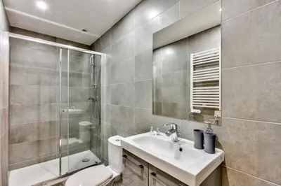 Salle de bains dans l'établissement 14 Luxury Flat Eiffel Design 1