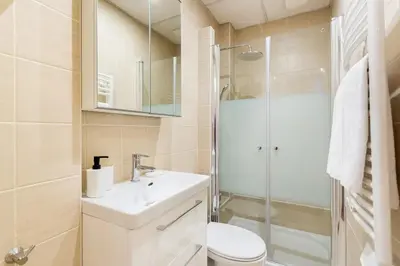 Salle de bains dans l'établissement Quartier Latin Apartments 3 Apartments to choose!
