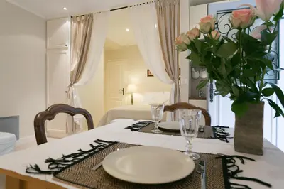 Plan de l'établissement Quartier Latin Apartments 3 Apartments to choose!