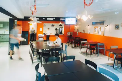Restaurant ou autre lieu de restauration dans l'établissement Adveniat Paris