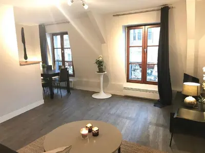 Coin salon dans l'établissement Appartement cœur de la bastille