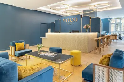Coin salon dans l'établissement voco Paris Montparnasse by IHG