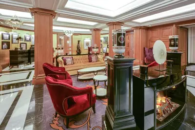Coin salon dans l'établissement Maison Astor Paris, Curio Collection by Hilton