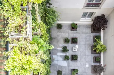 Jardin de l'établissement Villa Panthéon
