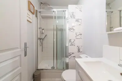 Salle de bains dans l'établissement WS Louvre - Saint Honoré