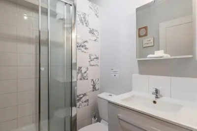 Salle de bains dans l'établissement WS Louvre - Saint Honoré