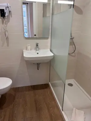 Salle de bains dans l'établissement Hipotel Paris Voltaire Bastille
