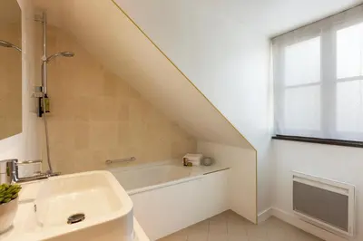 Salle de bains dans l'établissement Citadines Opéra Paris