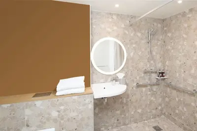 Salle de bains dans l'établissement Residence Inn by Marriott Paris Didot Montparnasse