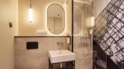 Salle de bains dans l'établissement Campanile PRIME - Suresnes - La Défense