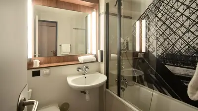 Salle de bains dans l'établissement Campanile PRIME - Arcueil