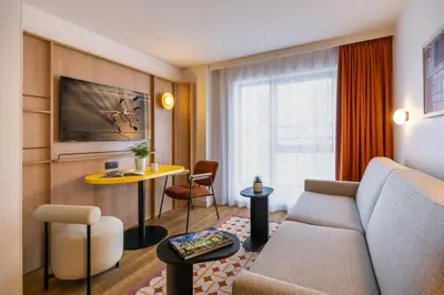 Coin salon dans l'établissement Citadines République Paris