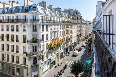 Vue générale sur Paris ou vue de la ville depuis l'hôtel