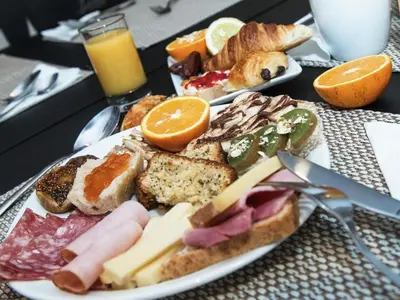 Nourriture dans l'hôtel ou à proximité