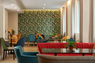 Coin salon dans l'établissement Hotel Apolonia Paris Montmartre; Sure Hotel Collection by Best Western