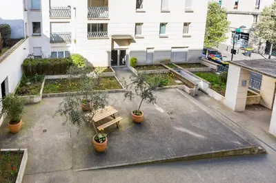 Jardin de l'établissement Cosy appart proche Paris