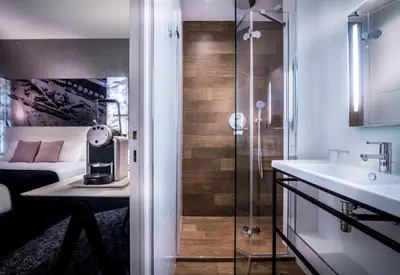 Salle de bains dans l'établissement Hotel Marais Grands Boulevards