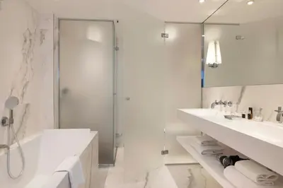 Salle de bains dans l'établissement Hôtel De Castiglione