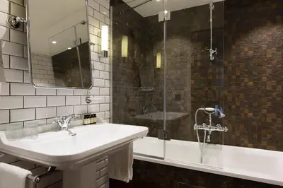 Salle de bains dans l'établissement Hotel Whistler - Gare du Nord