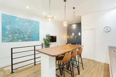 Cuisine ou kitchenette dans l'établissement Rent a Room - Charon 3