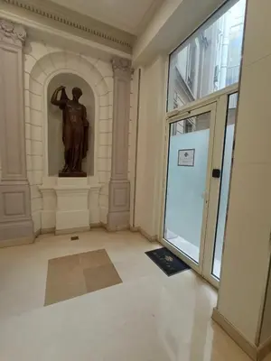 Un ou plusieurs lits dans un hébergement de l'établissement Milestay Opera Lafayette - Serviced Apartment