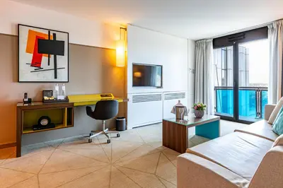 Télévision ou salle de divertissement dans l'établissement Fraser Suites Paris La Défense