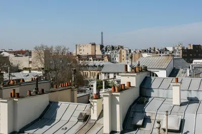 Vue générale sur Paris ou vue de la ville depuis l'appartement