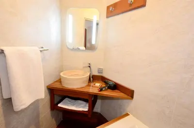 Salle de bains dans l'établissement Green hotels Confort Paris 13
