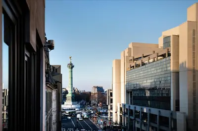 Vue générale sur Paris ou vue de la ville depuis l'hôtel