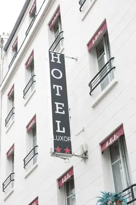 Certificat, récompense, panneau ou autre document affiché dans l'établissement Luxor Bastille Hotel