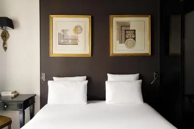 Un ou plusieurs lits dans un hébergement de l'établissement New Hotel République