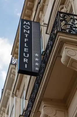 Certificat, récompense, panneau ou autre document affiché dans l'établissement Montfleuri