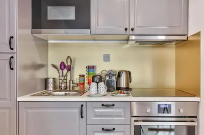 Cuisine ou kitchenette dans l'établissement 40-Flat Paris Eiffel