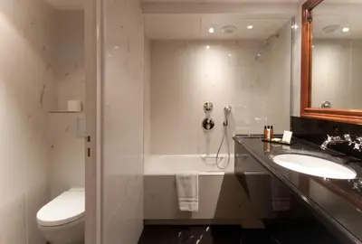 Salle de bains dans l'établissement Hotel Left Bank Saint Germain