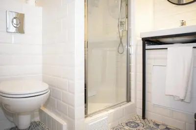 Salle de bains dans l'établissement Hôtel Des Arts-Bastille