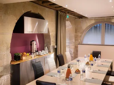 Boissons dans l'établissement Hôtel Jacques de Molay - Fitness & Sauna