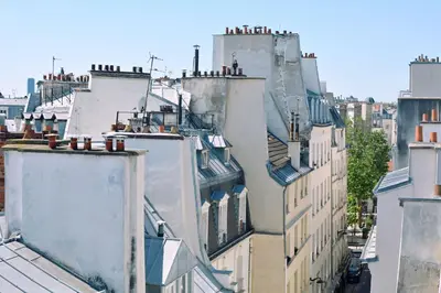 Vue générale sur Paris ou vue de la ville depuis l'hôtel