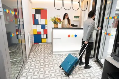 Clients de l'établissement Hôtel Du Mont Dore Batignolles