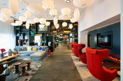 Coin salon dans l'établissement citizenM Paris Gare de Lyon